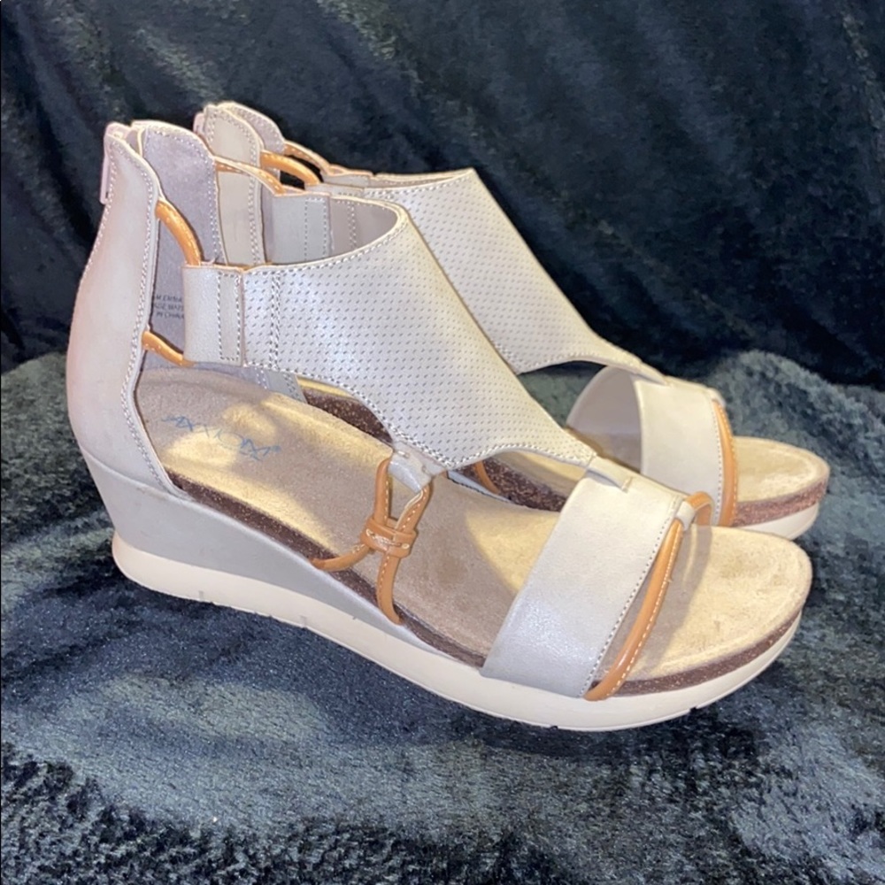 AXXIOM EMMA WEDGES Cute Heels